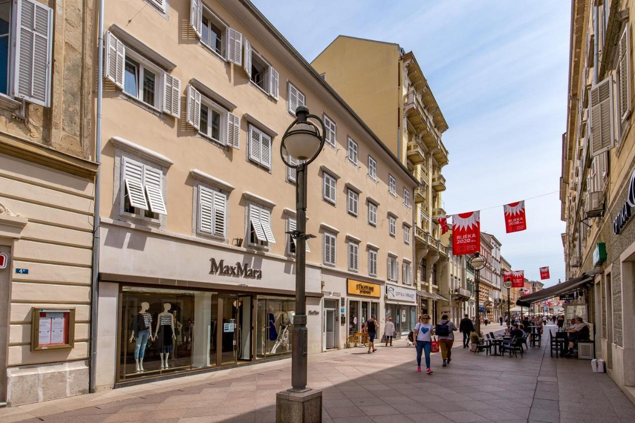 Srnec Apartments - Korzo Rijeka Exterior photo